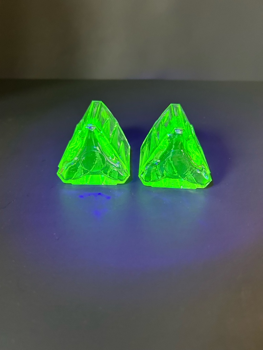 Vaseline Green Uranium Glass Salt & Pepper Shakers with Caddy Art Deco - Picture 6 of 11
